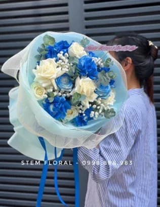 Hồng xanh sương trắng — thiết kế hoa của Stem Floral